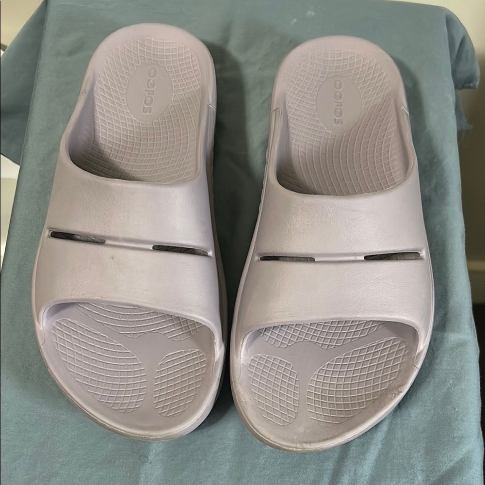 OOFOS Light Purple Slide Sandals